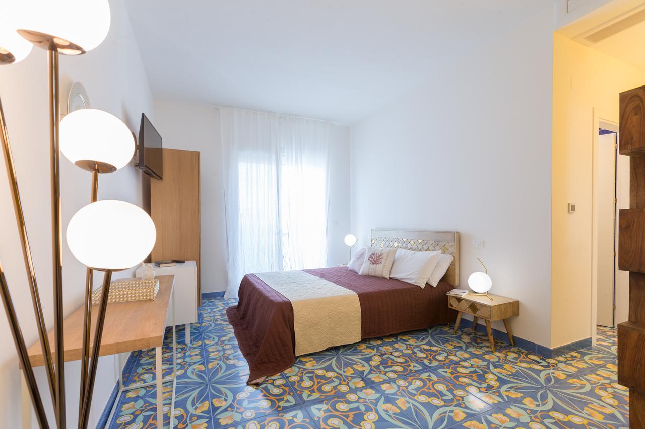 Le Bateau Bleu - Adults Only 12 Plus Porto Cesareo Exterior photo